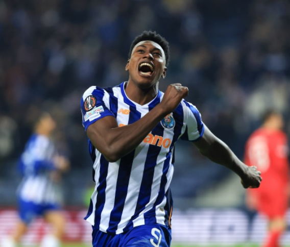 英超雙雄競逐：阿格霍瓦轉(zhuǎn)會風(fēng)云起